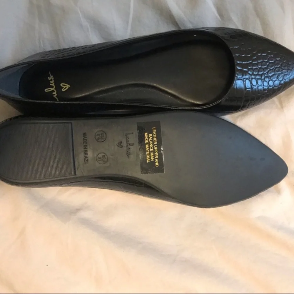 Lulus Flats | Snake skin print | Holiday Dressy Work | Size 8.5